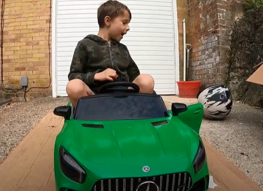 Mercedes AMG GT-R Ride on Car Review From Stitch76