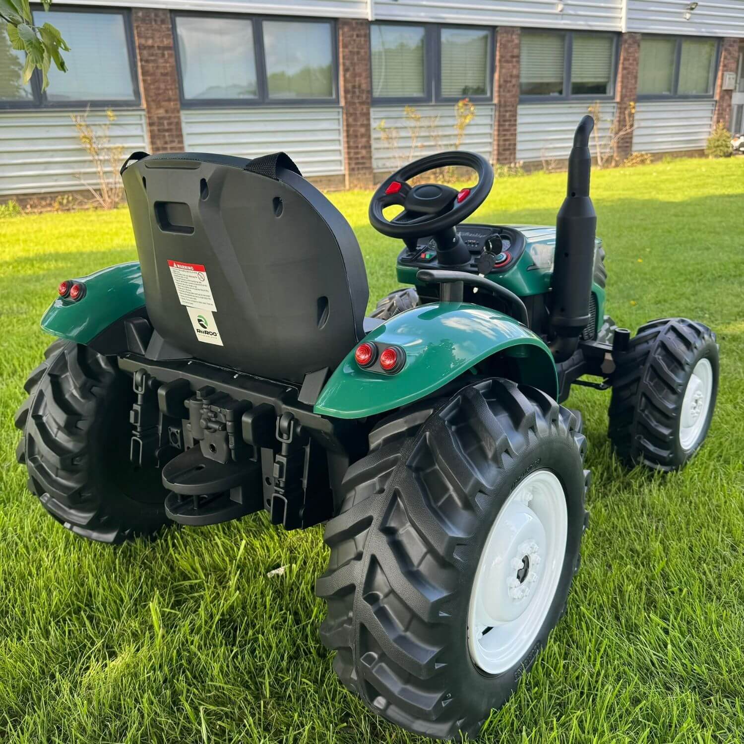 24-V-Traktor- und Anhängermodell