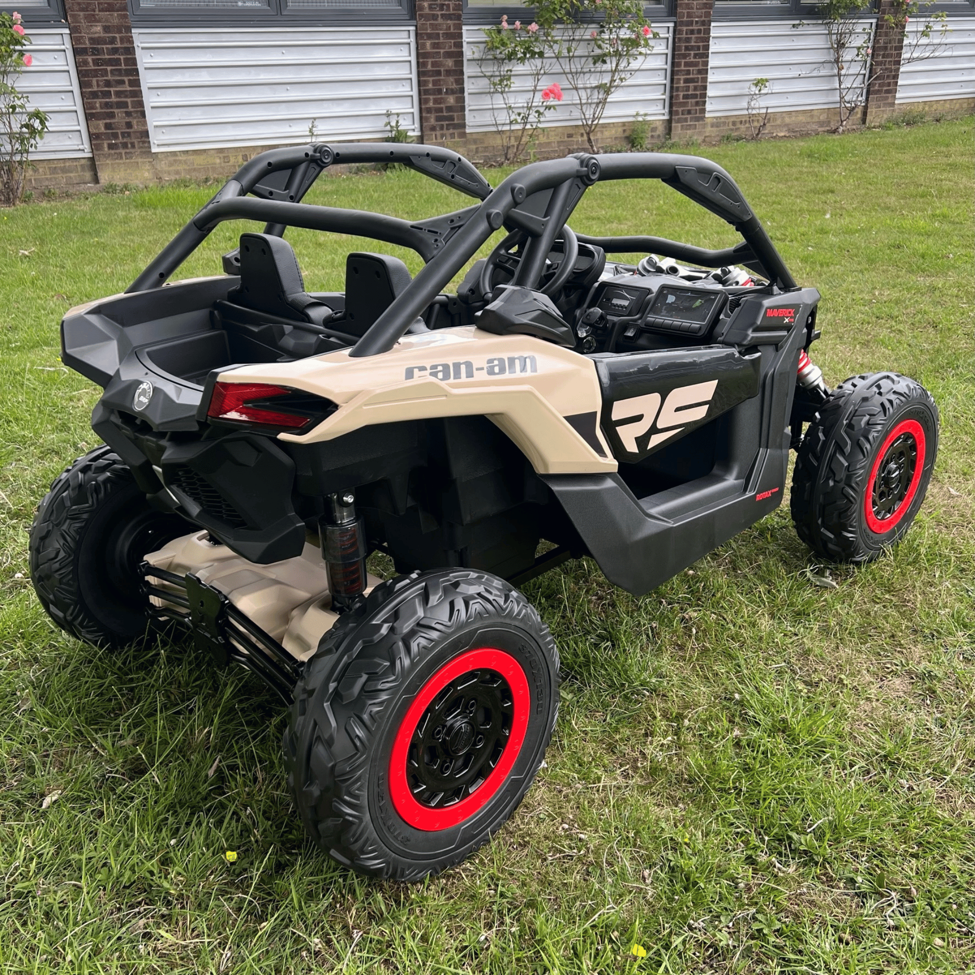 24V Official Can AM Maverick UTV