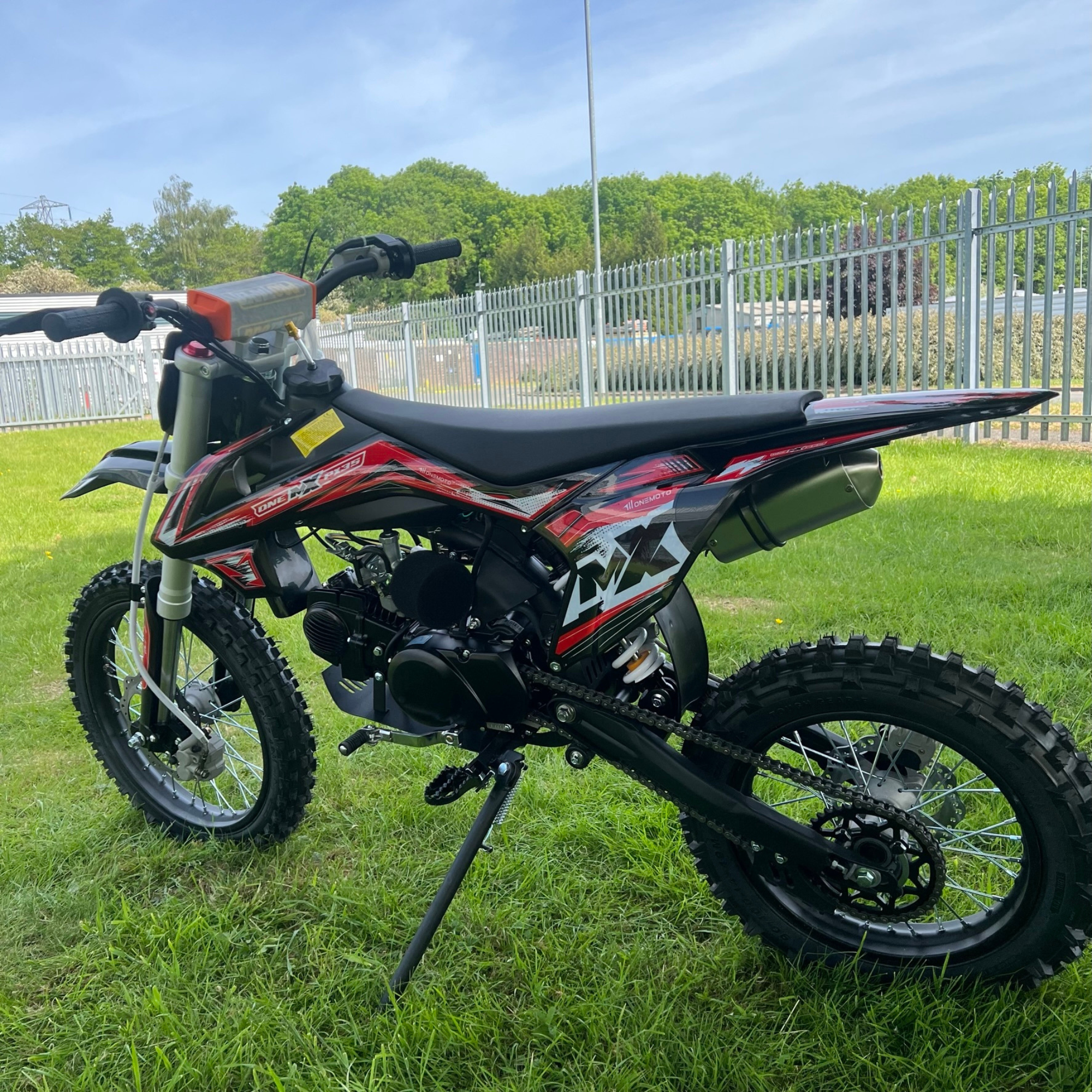 140cc 4-Stroke Teen Petrol Motorbike | OneMX™ PX3S