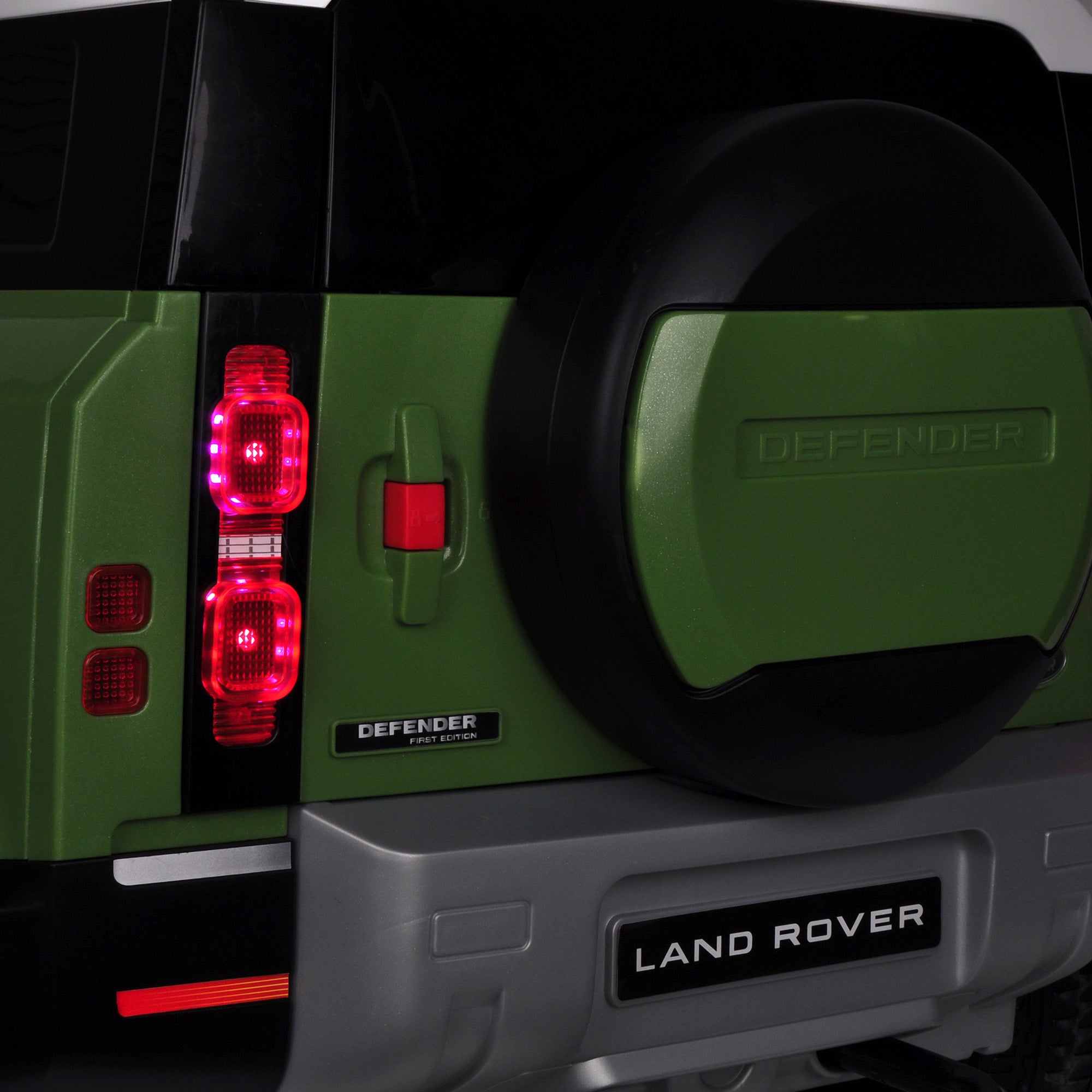 Kids-Land-Rover-Defender-12V-Kids-Ride-On-Electric-Battery-Car-with-Remote-Control-18.jpg