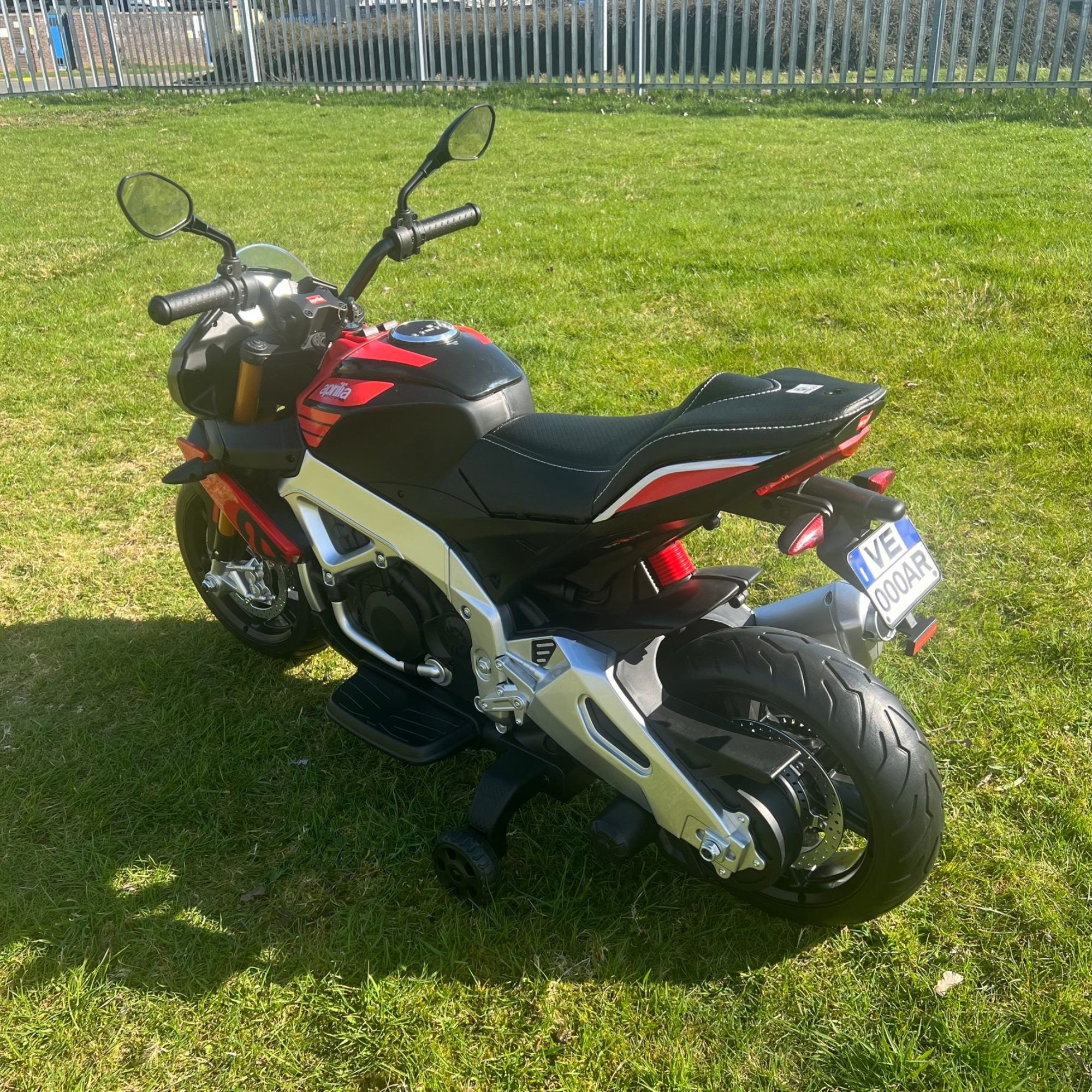 APRILIA Tuono V4