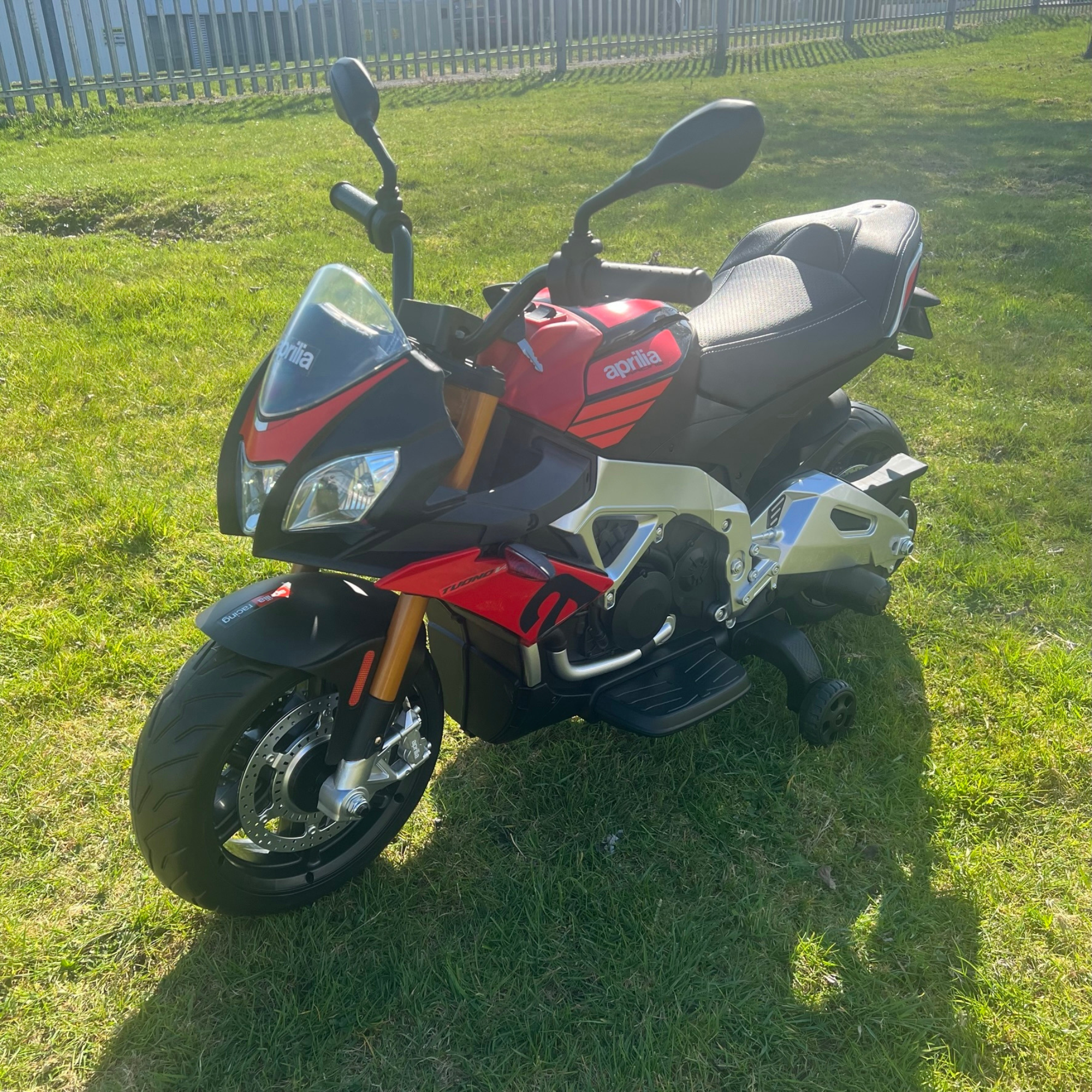 APRILIA Tuono V4