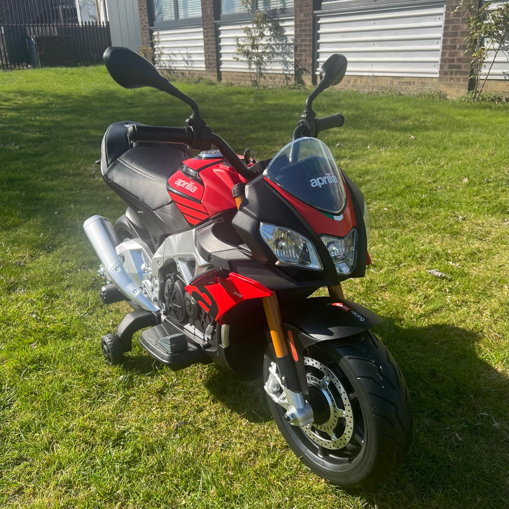 APRILIA Tuono V4