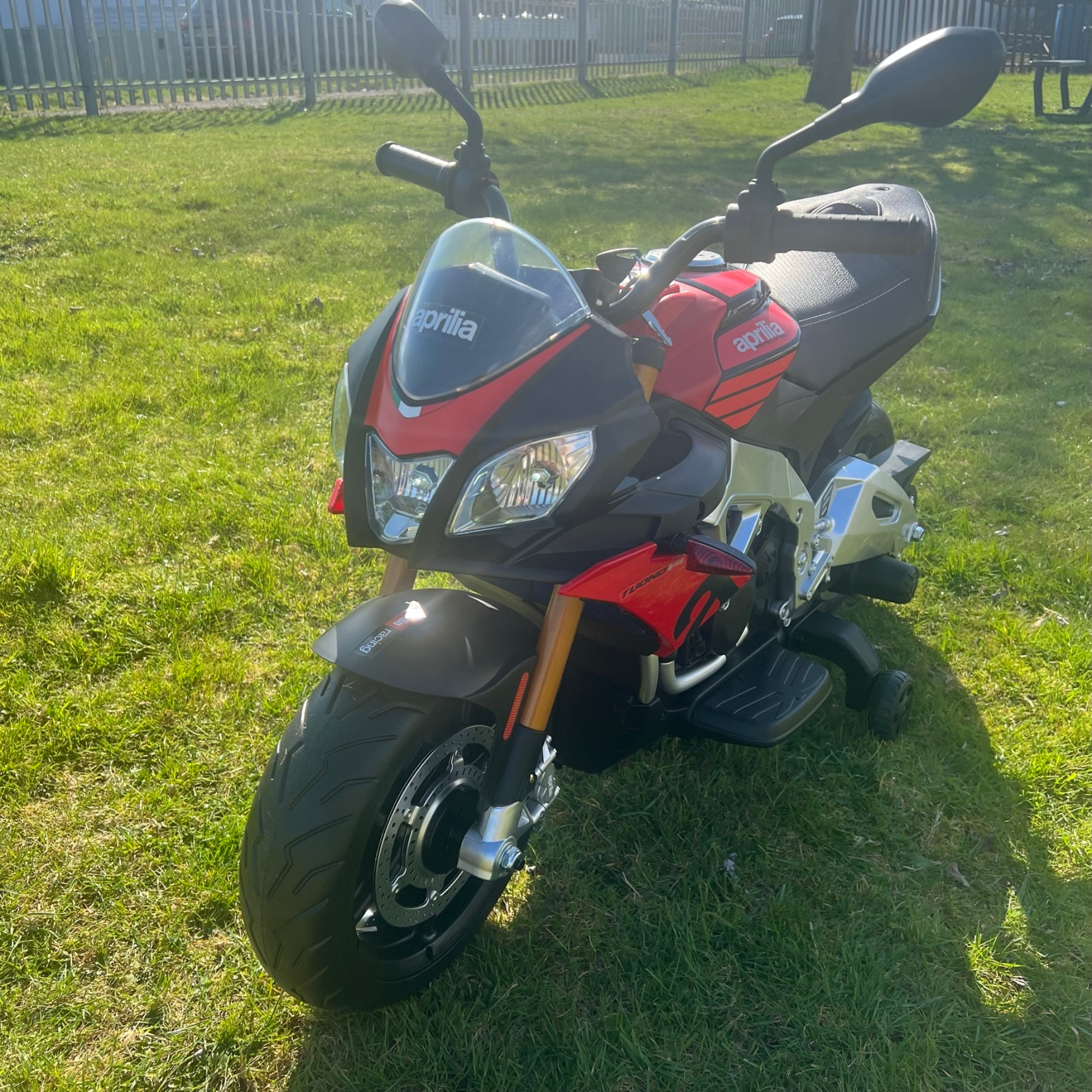 APRILIA Tuono V4