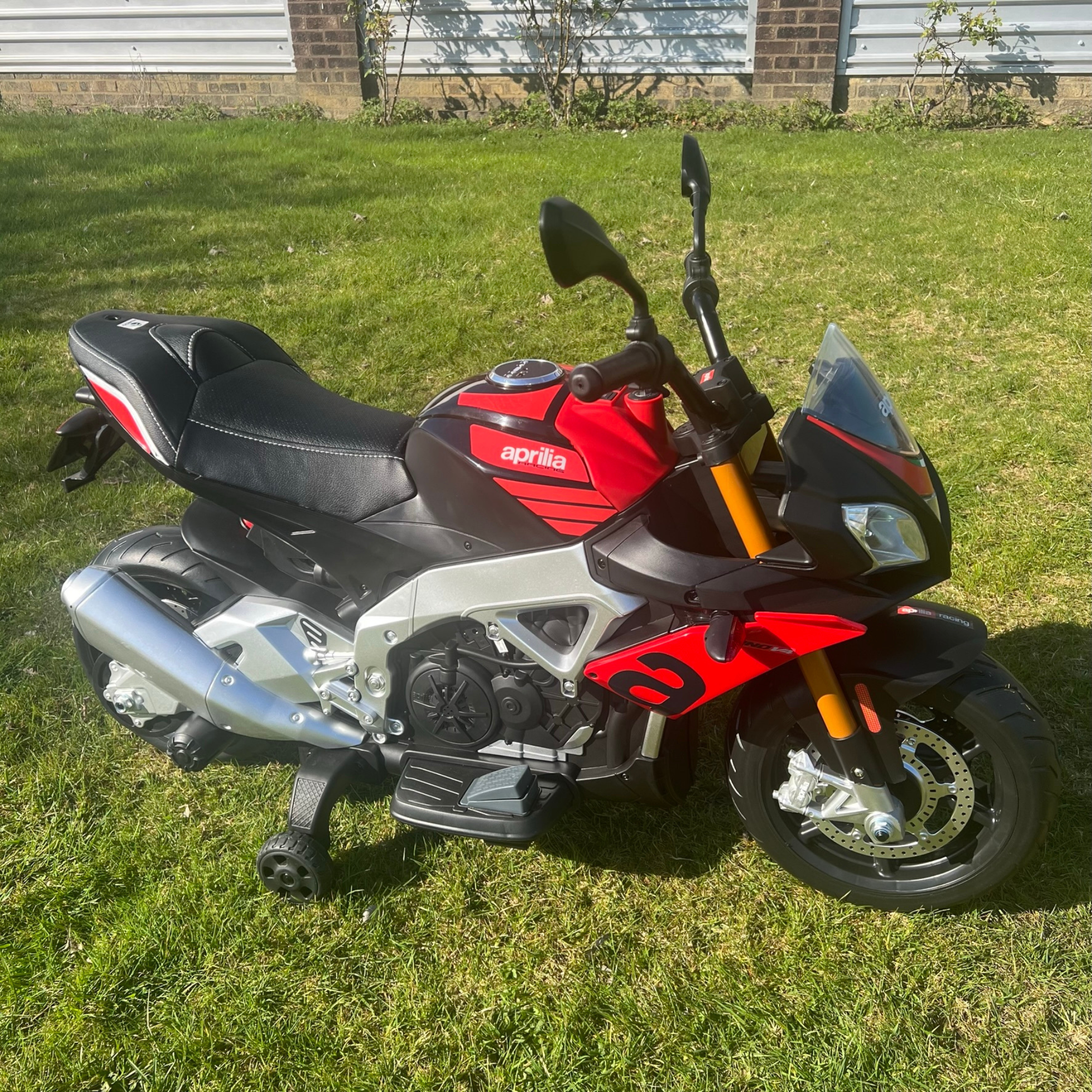 APRILIA Tuono V4