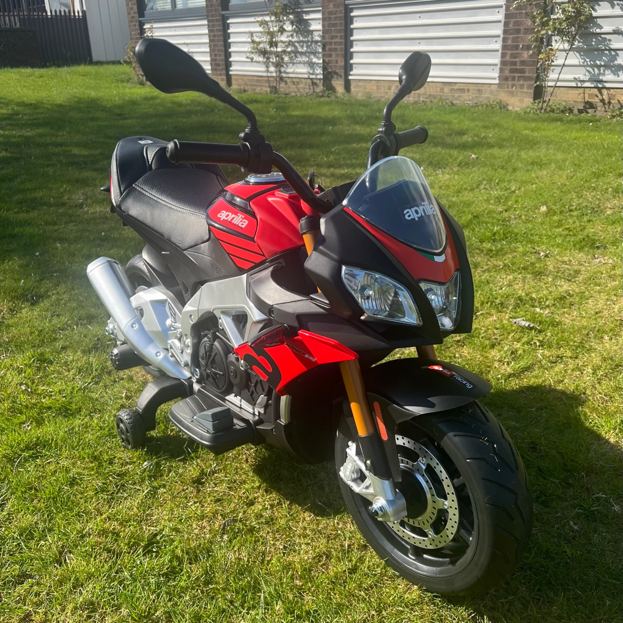 APRILIA Tuono V4