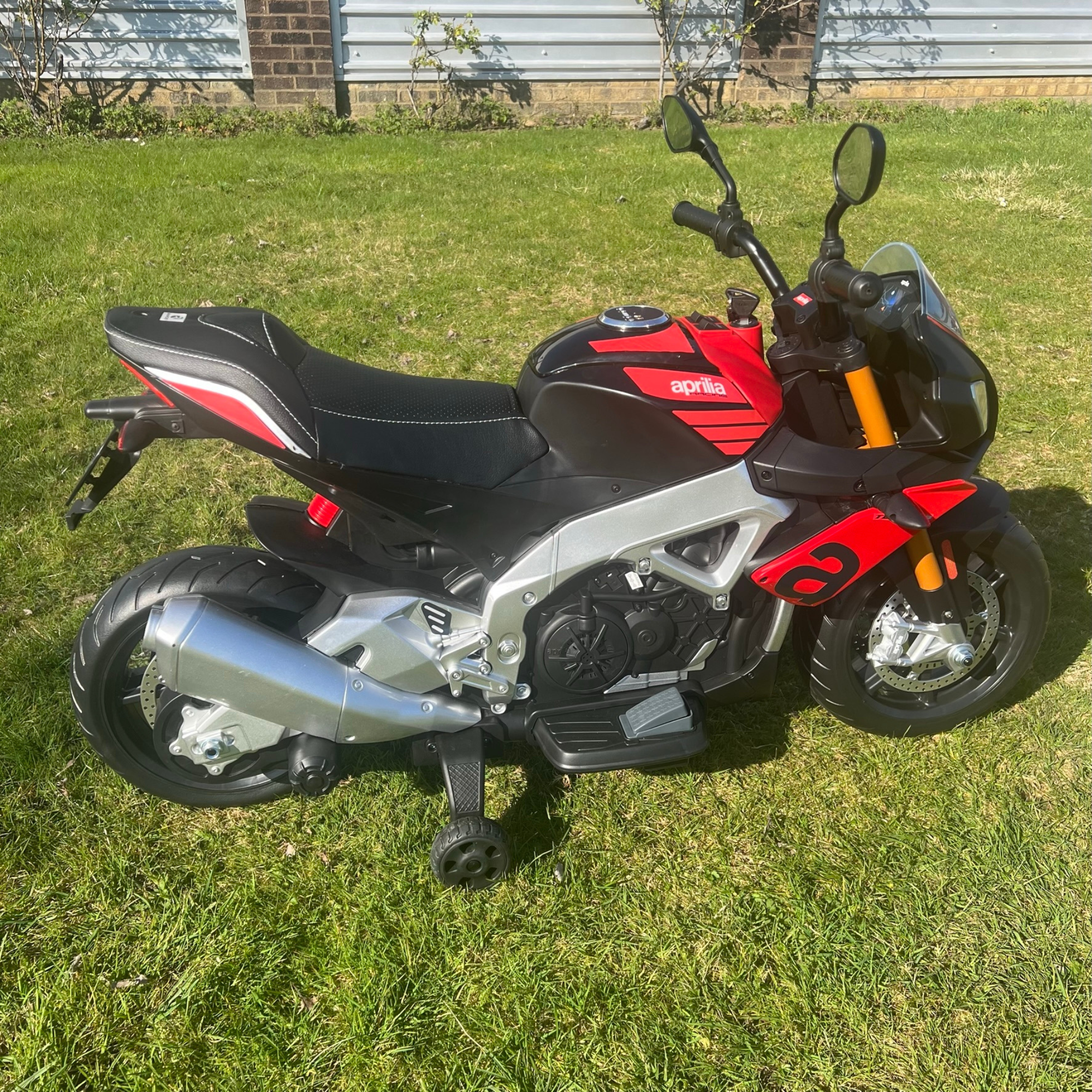 APRILIA Tuono V4