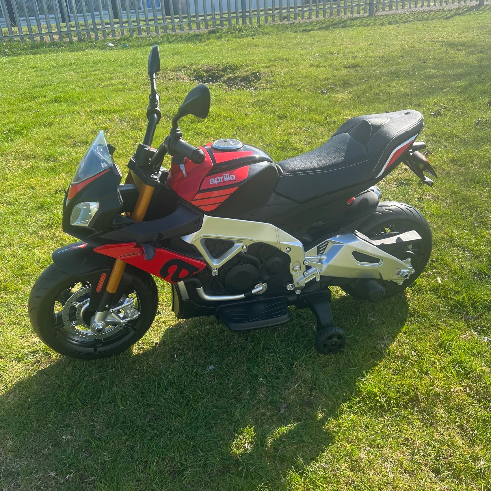APRILIA Tuono V4