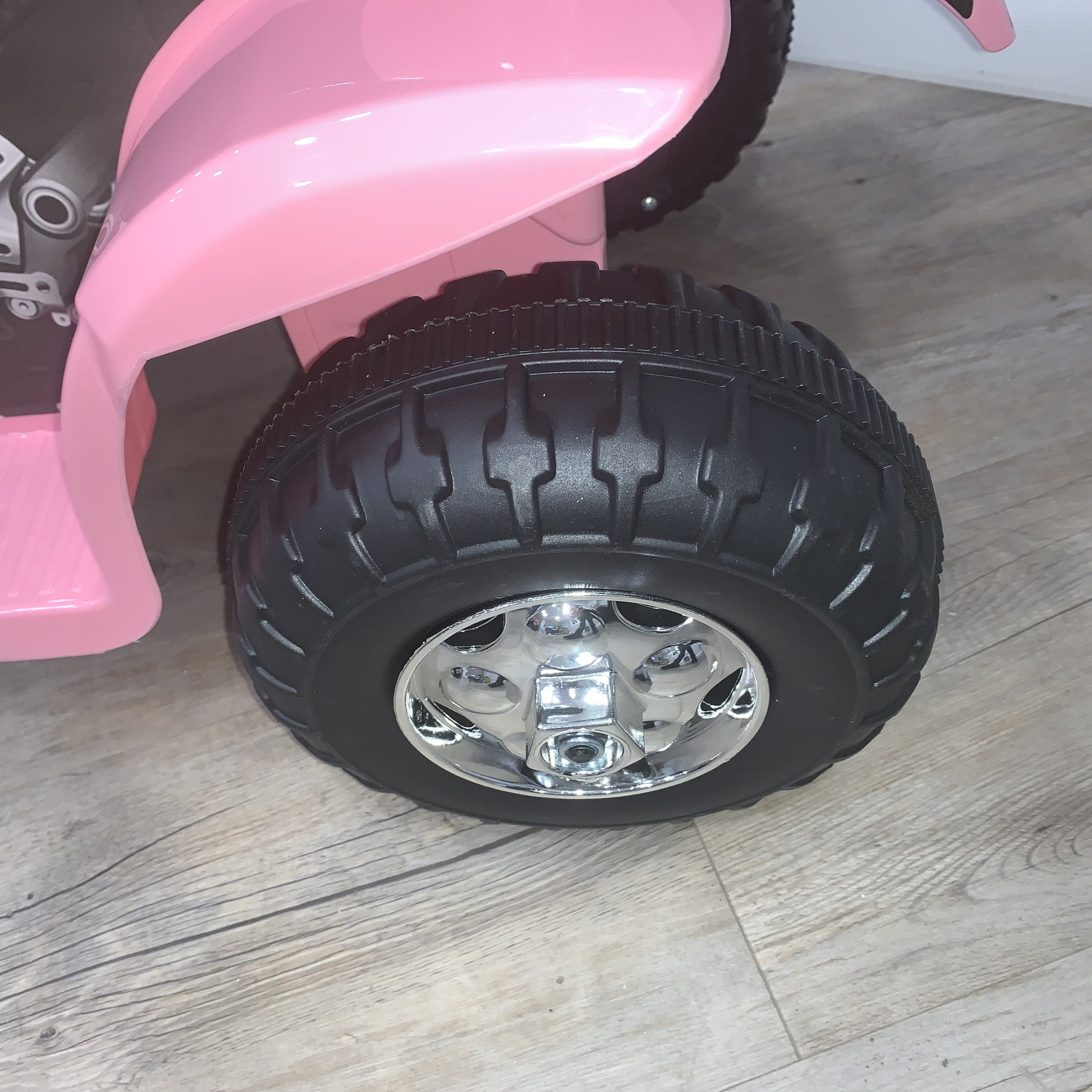 RiiRoo Ducati Chopper Style Kids 6V Battery Electric Ride On Motorbike/Trike