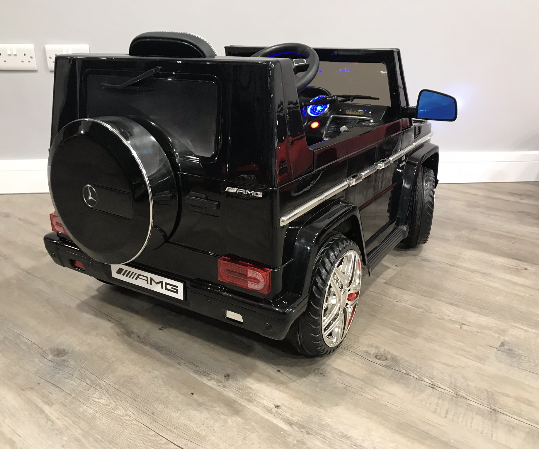 RiiRoo Mercedes G65 Kids Ride On Car - 12V 2WD