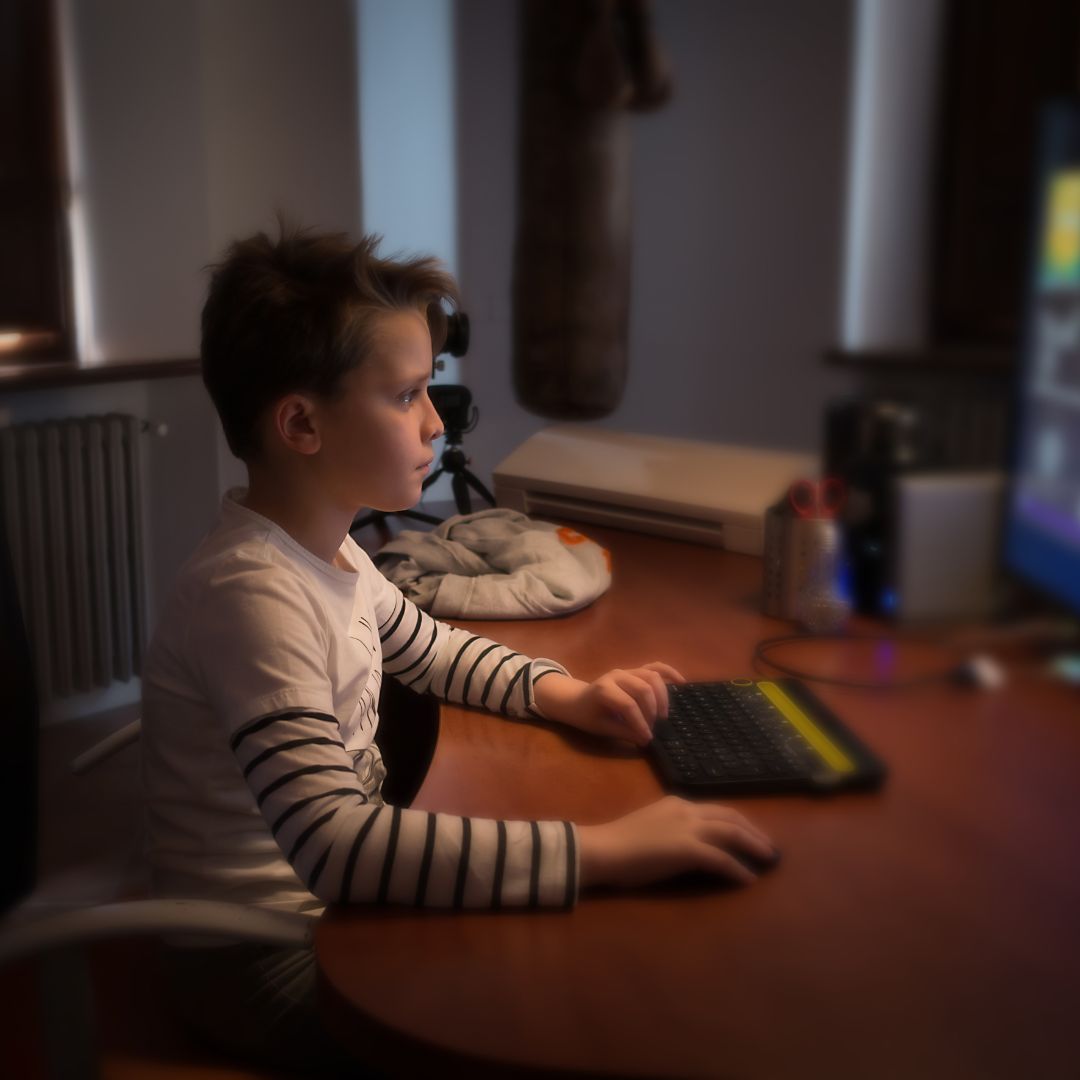 a small child playing an online game