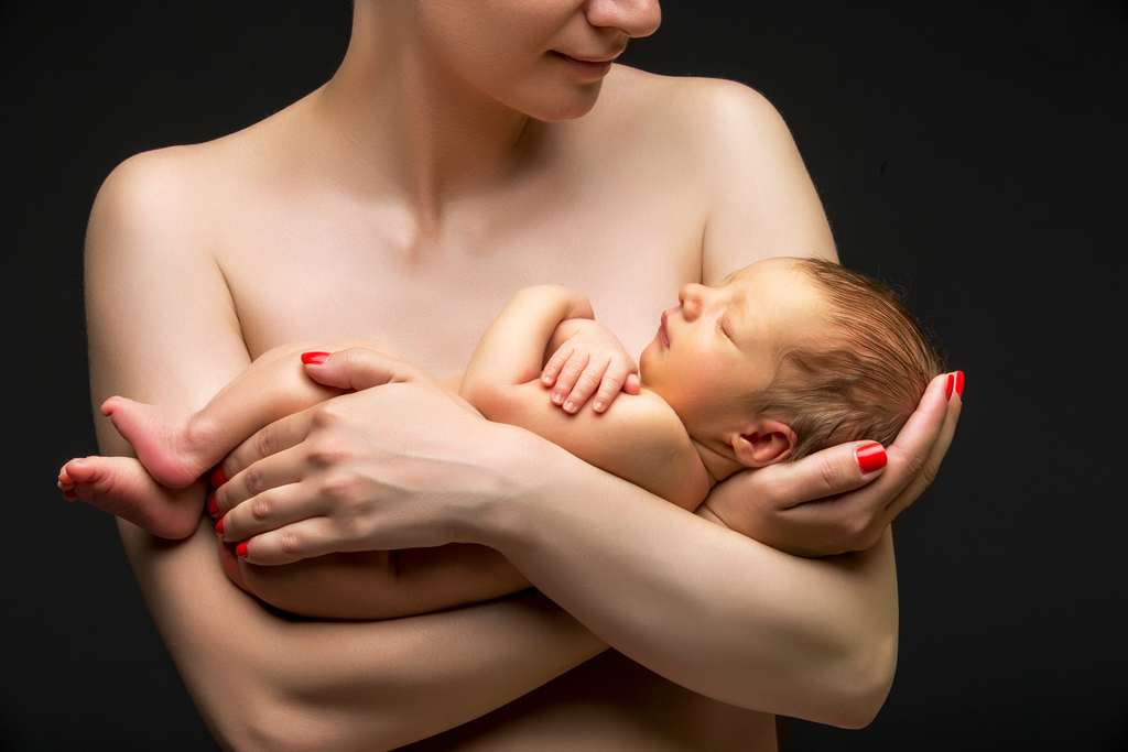 8 Ways Mum's Can Bond With Their Newborns