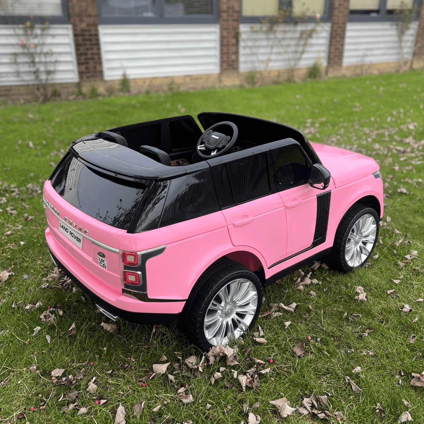 Range Rover Vogue 24V/7AH Battery Electric Ride On Car — RiiRoo